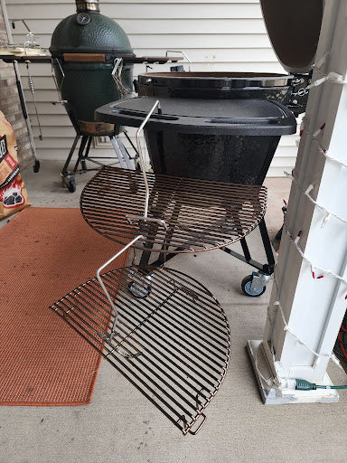 Grate hook to handle your cooking grid and hang off your table